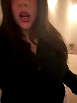 SelenaMontreal – webcam model profile photo Image 18