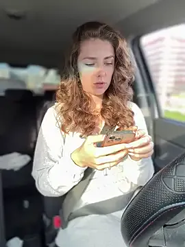 roouse – webcam model profile photo Image 18