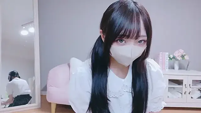 NANA_7 – webcam model profile photo Image 10