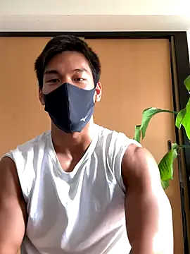 Yui-Ch – webcam model profile photo Image 4