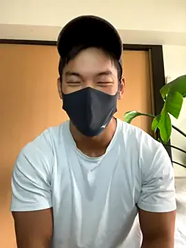 Yui-Ch – webcam model profile photo Image 5