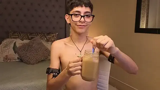 kai101010 – webcam model profile photo Image 15