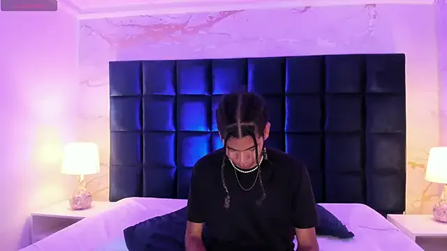 oxo_yuna_oxo – webcam model profile photo Image 3