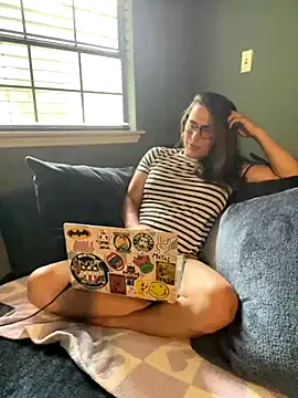 HOT_LADY_777 – webcam model profile photo Image 11