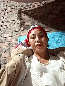 oxo_yuna_oxo – webcam model profile photo Image 11