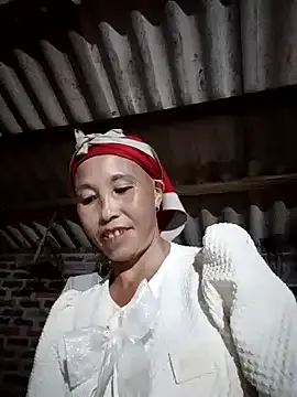 oxo_yuna_oxo – webcam model profile photo Image 5