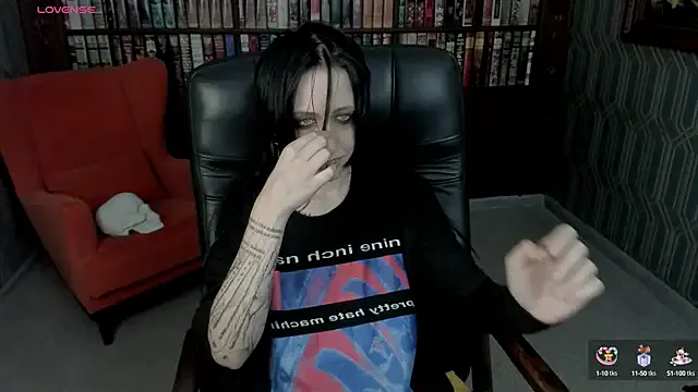 LolyMenson – webcam model profile photo Image 10