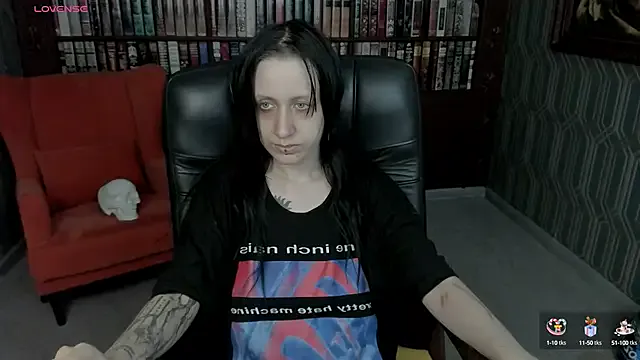 LolyMenson – webcam model profile photo Image 13