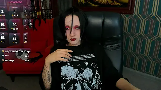 LolyMenson – webcam model profile photo Image 2