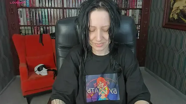 LolyMenson – webcam model profile photo Image 5