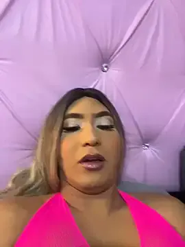 roouse – webcam model profile photo Image 17