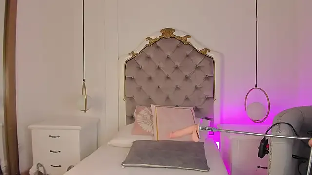 Mia--meow – webcam model profile photo Image 17