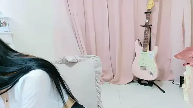 riya190 – webcam model profile photo Image 15