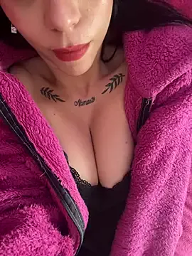 oxo_yuna_oxo – webcam model profile photo Image 3