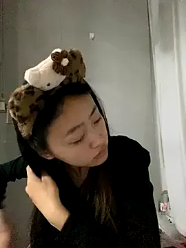 FariBanxOfficial – webcam model profile photo Image 13