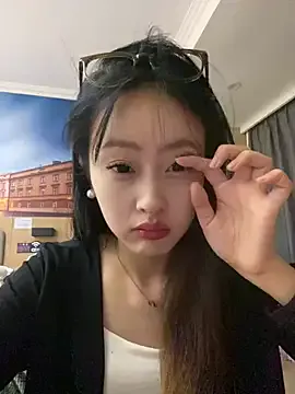 FariBanxOfficial – webcam model profile photo Image 5