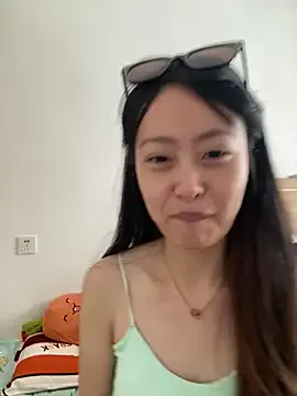 FariBanxOfficial – webcam model profile photo Image 7