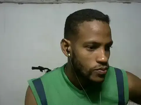 Brian_Stars – webcam model profile photo Image 13