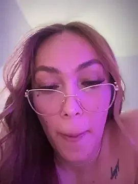 maataaan – webcam model profile photo Image 3