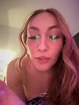 maataaan – webcam model profile photo Image 4