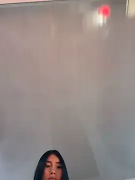 roouse – webcam model profile photo Image 18