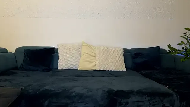 oxo_yuna_oxo – webcam model profile photo Image 15