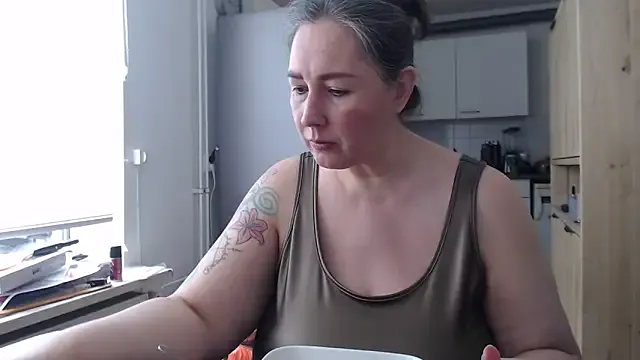 MilfGina Image 11