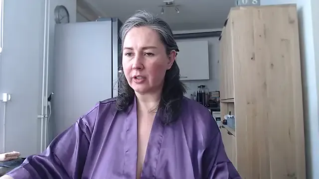 MilfGina Image 3