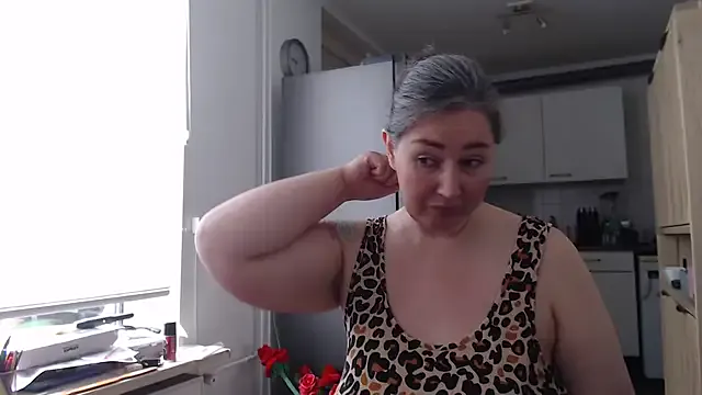 MilfGina Image 9