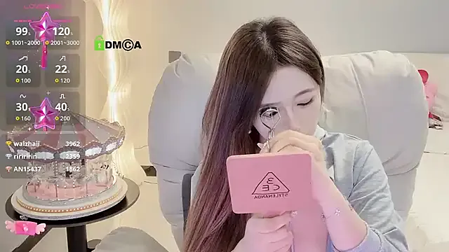 KiraMae – webcam model profile photo Image 12