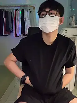 Benson18y – webcam model profile photo Image 2