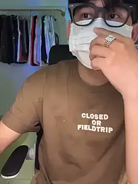 Benson18y – webcam model profile photo Image 3