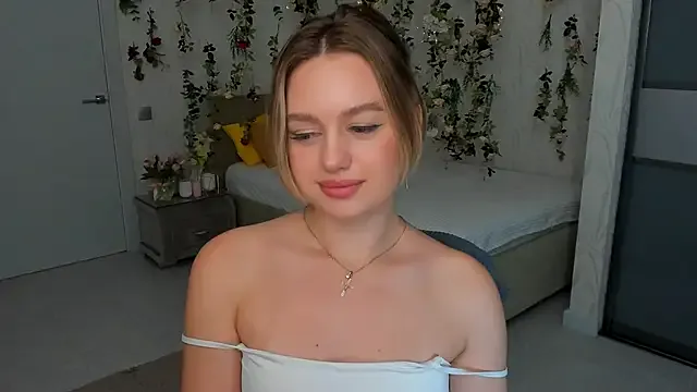 Lanna – webcam model profile photo Image 11