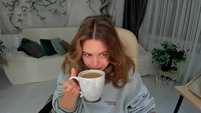 Lanna – webcam model profile photo Image 15