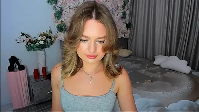 Lanna – webcam model profile photo Image 5