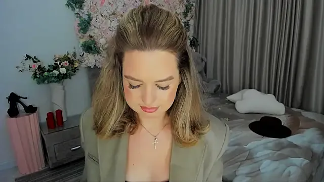 Lanna – webcam model profile photo Image 8