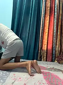 PumaShyXD – webcam model profile photo Image 2