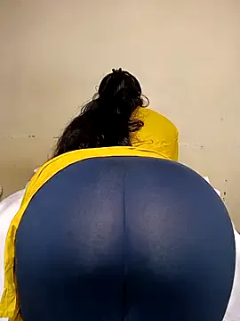 NANA_7 – webcam model profile photo Image 3