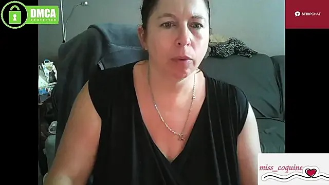 oxo_yuna_oxo – webcam model profile photo Image 4