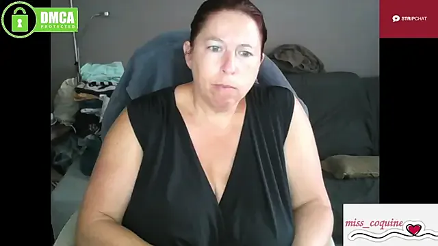 oxo_yuna_oxo – webcam model profile photo Image 5