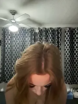 roouse – webcam model profile photo Image 7