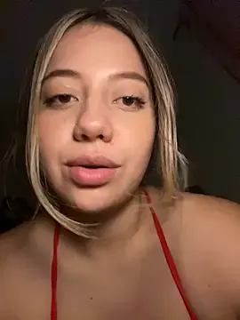 LT-333 – webcam model profile photo Image 19