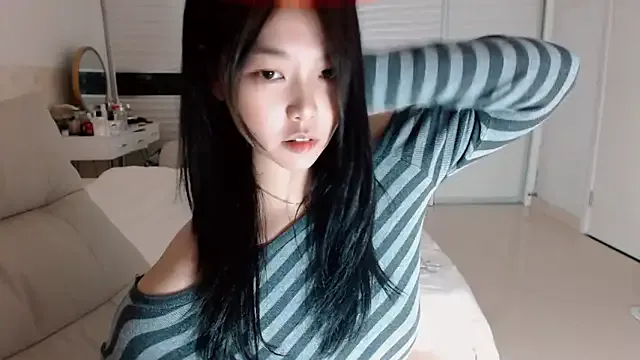 Megu_Melon – webcam model profile photo Image 13