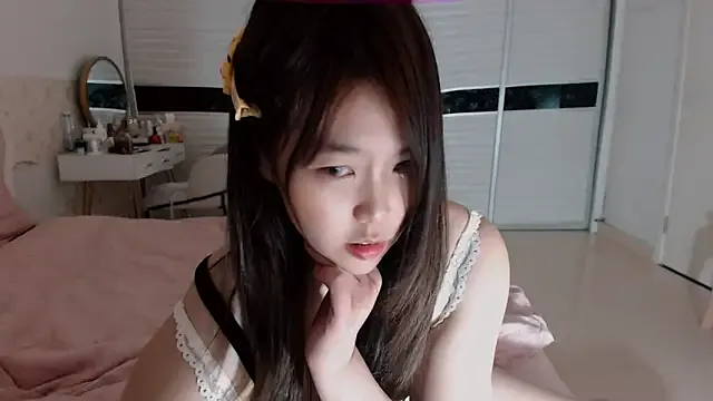 Megu_Melon – webcam model profile photo Image 2