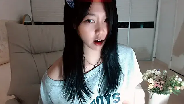 Megu_Melon – webcam model profile photo Image 5