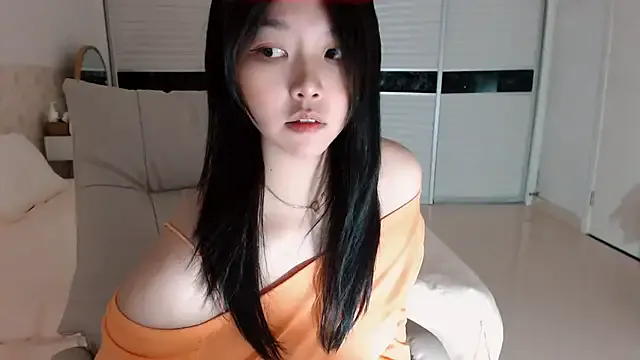 Megu_Melon – webcam model profile photo Image 9