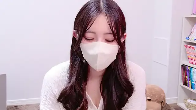 roouse – webcam model profile photo Image 15