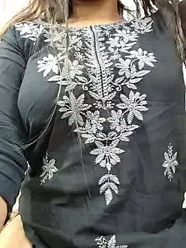 oxo_yuna_oxo – webcam model profile photo Image 2