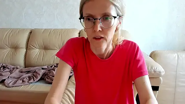 oxo_yuna_oxo – webcam model profile photo Image 4