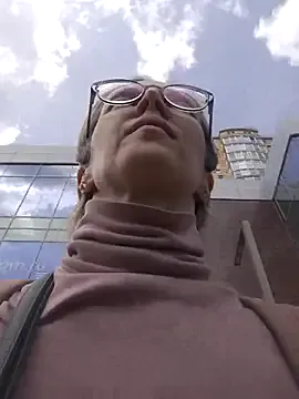 oxo_yuna_oxo – webcam model profile photo Image 6